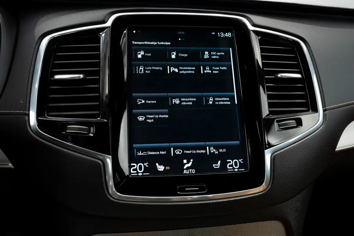 VOLVO XC90
