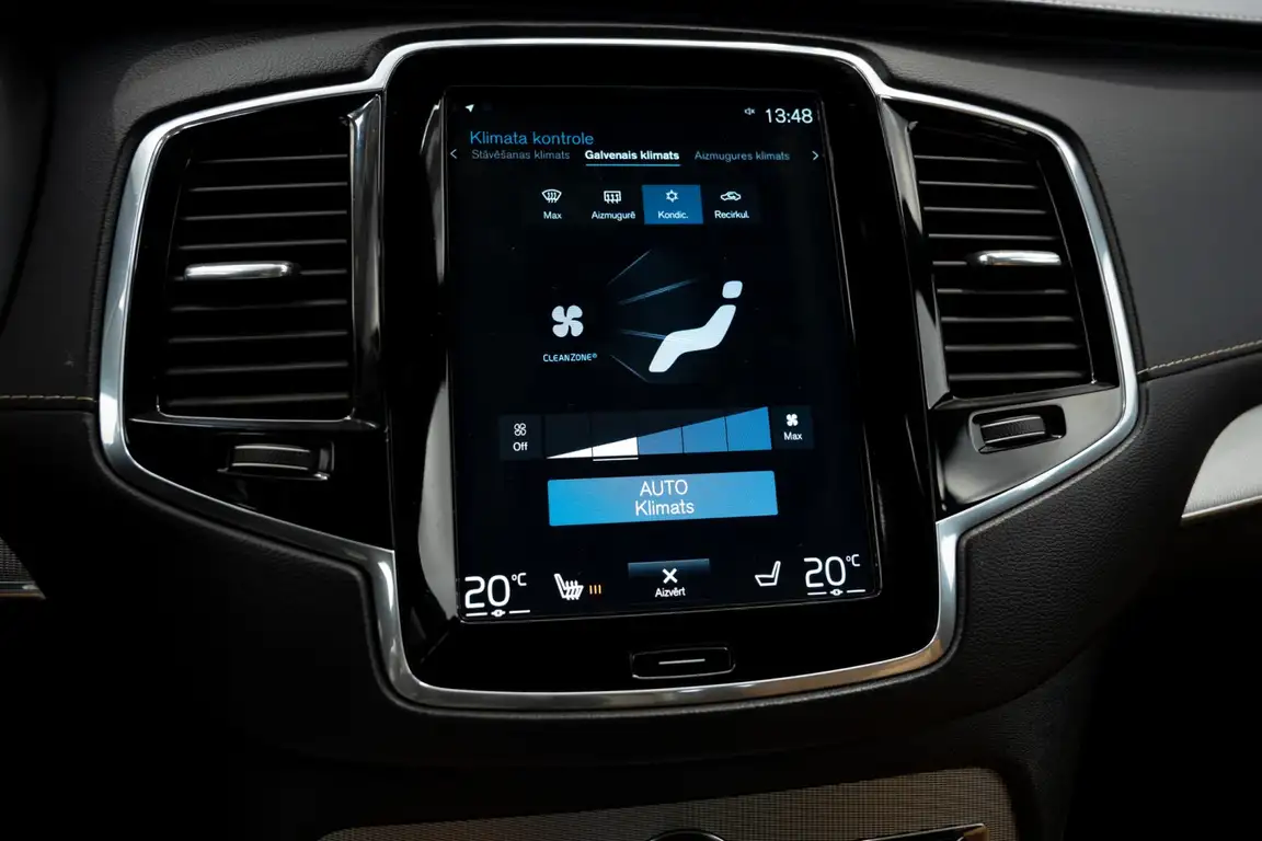 VOLVO XC90