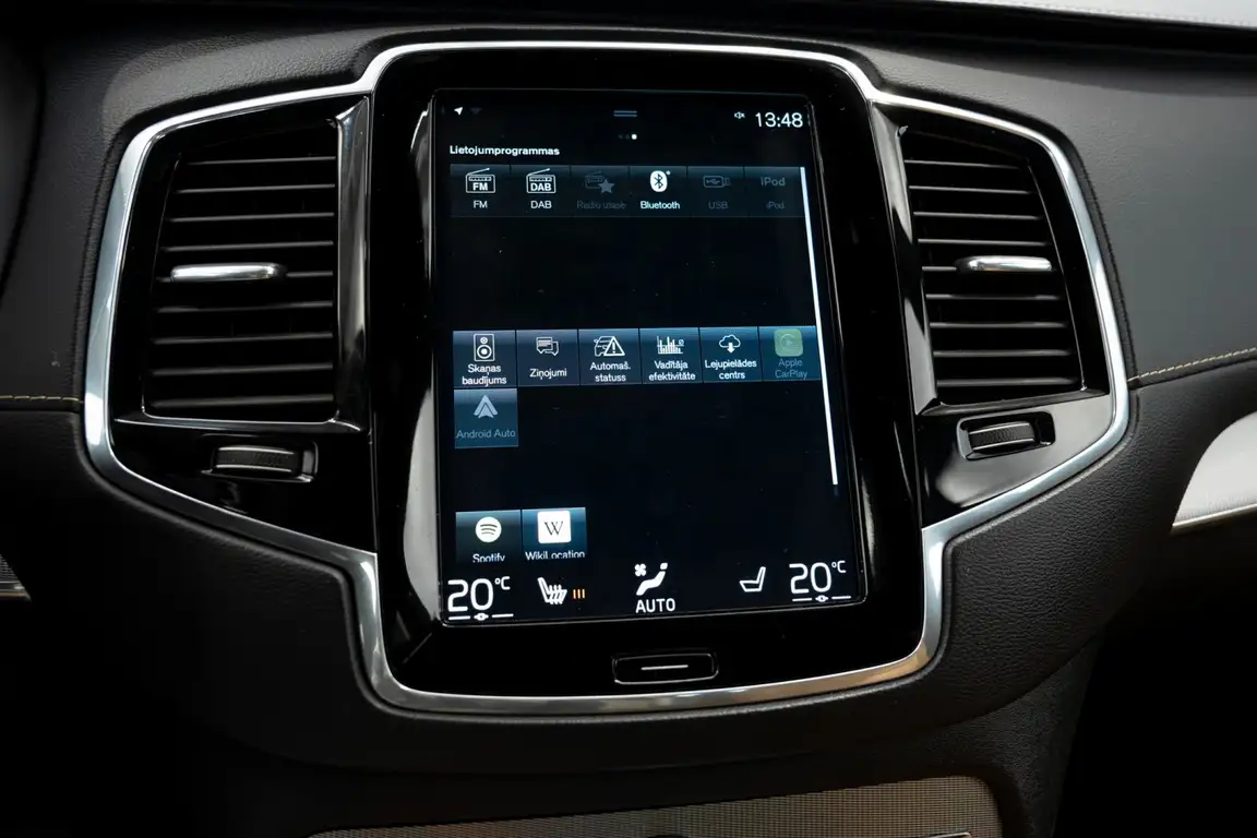 VOLVO XC90