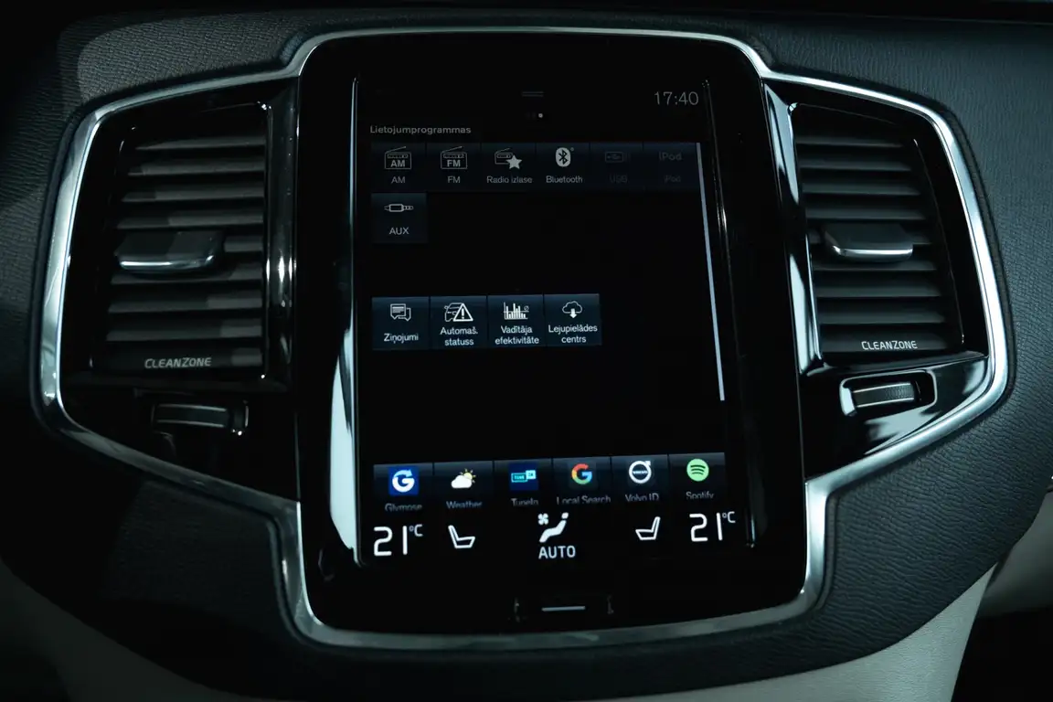 VOLVO XC90