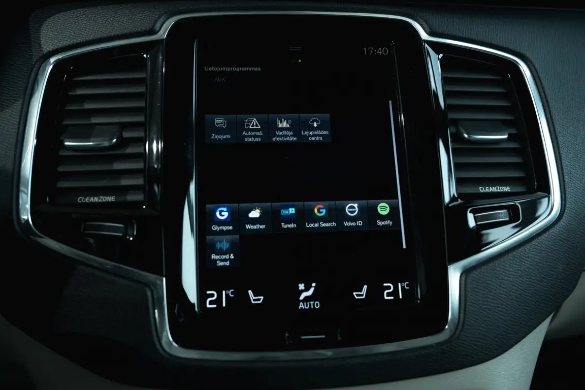 VOLVO XC90