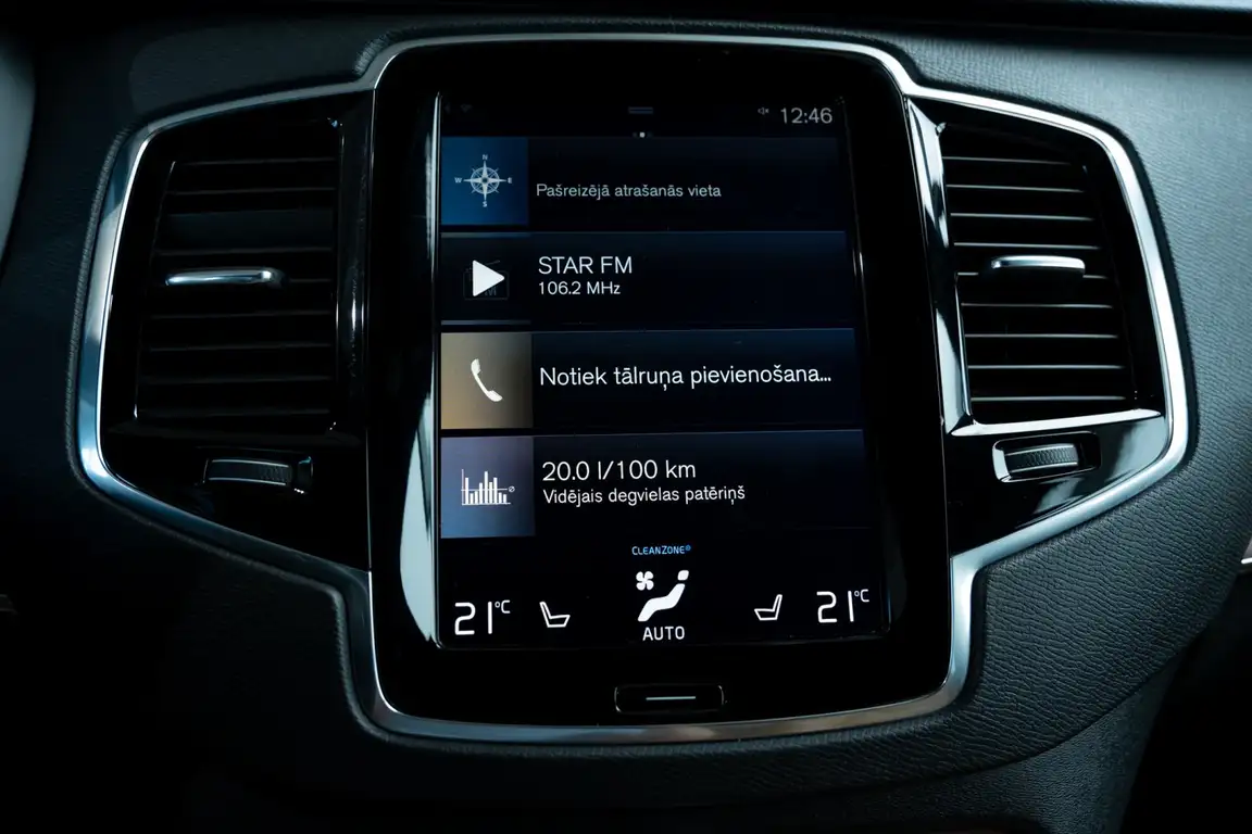 VOLVO XC90