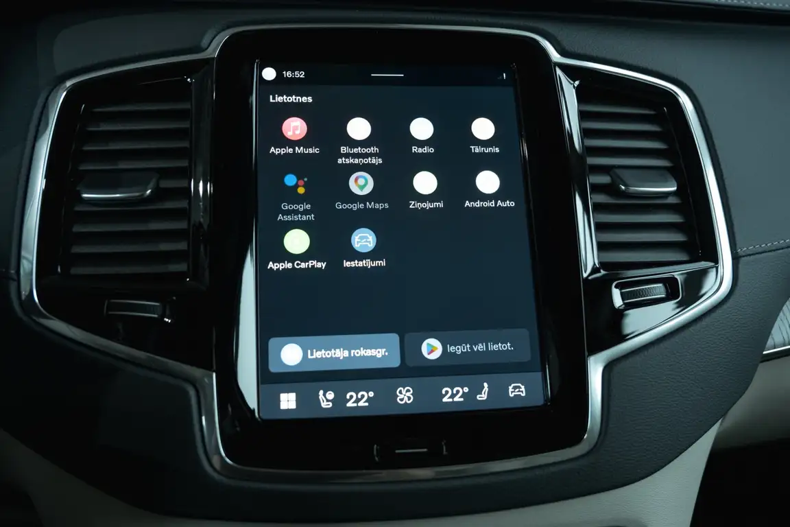 VOLVO XC90