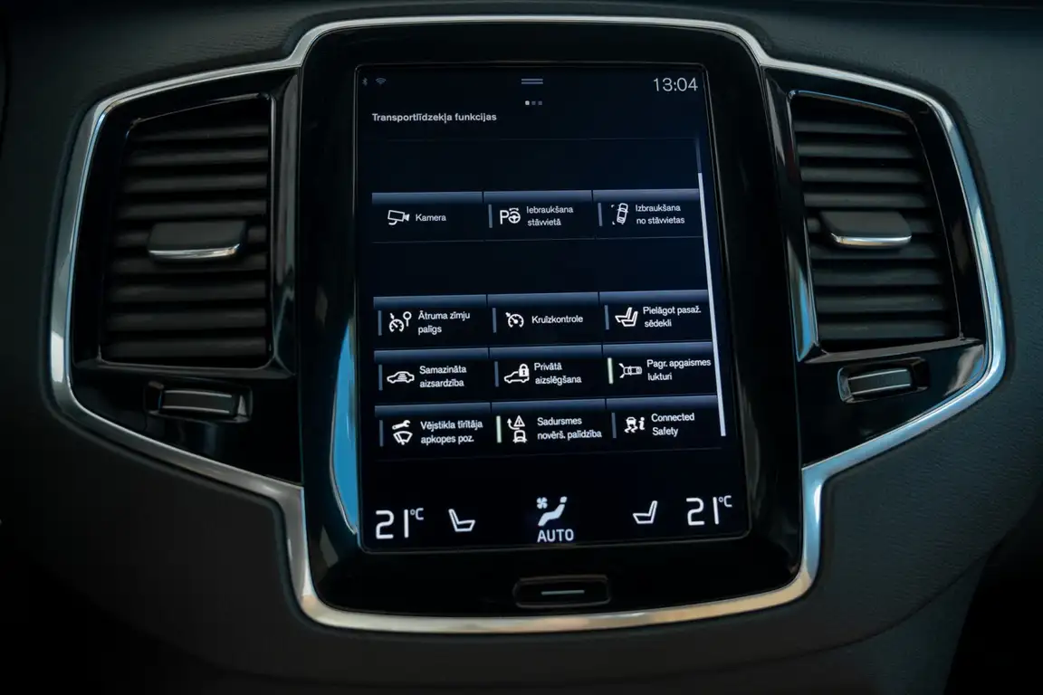 VOLVO XC90