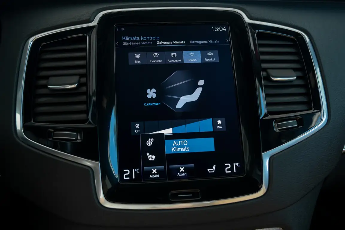 VOLVO XC90