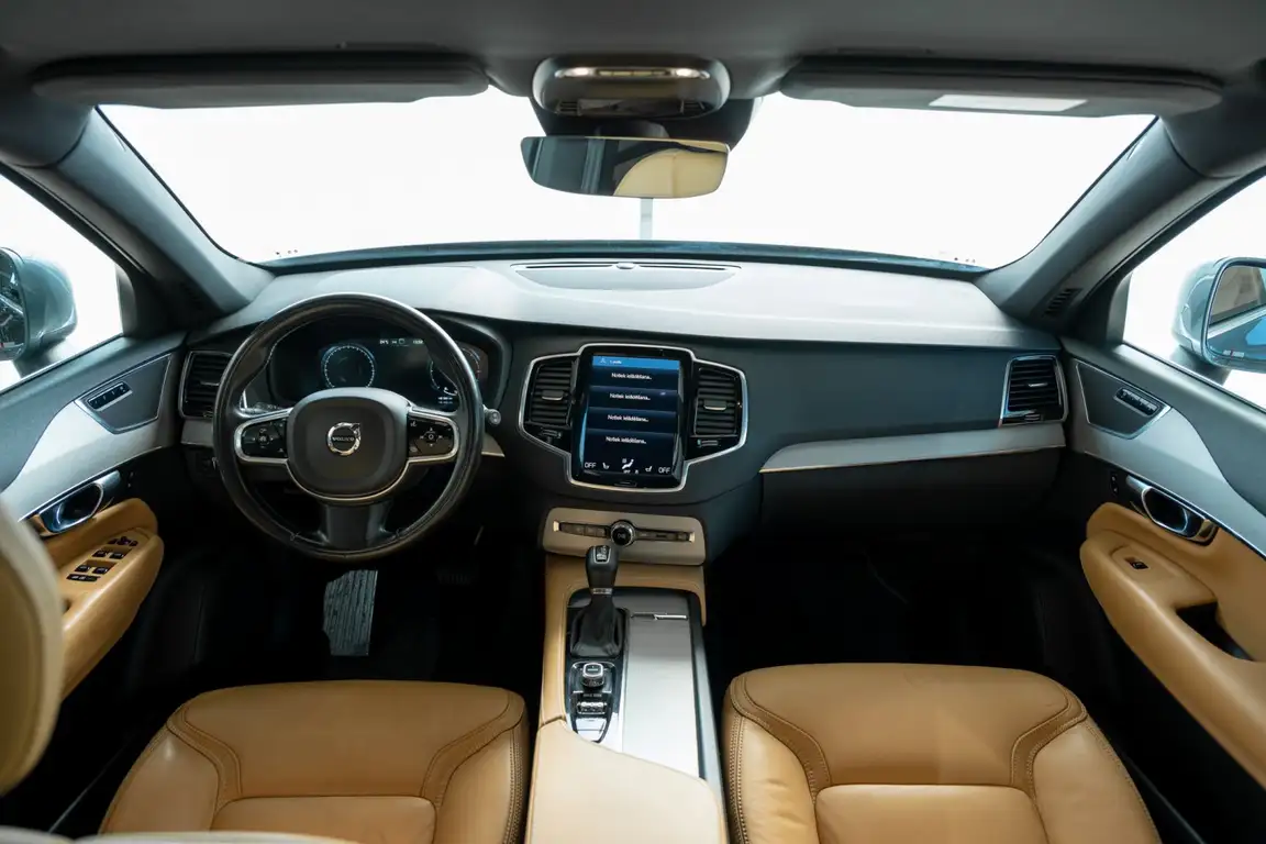 VOLVO XC90