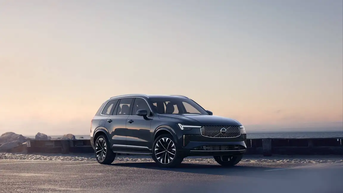 VOLVO XC90