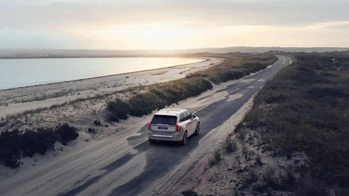 VOLVO XC90