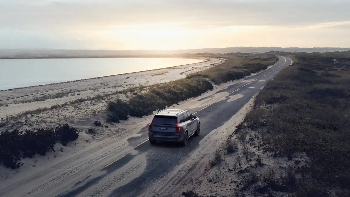 VOLVO XC90