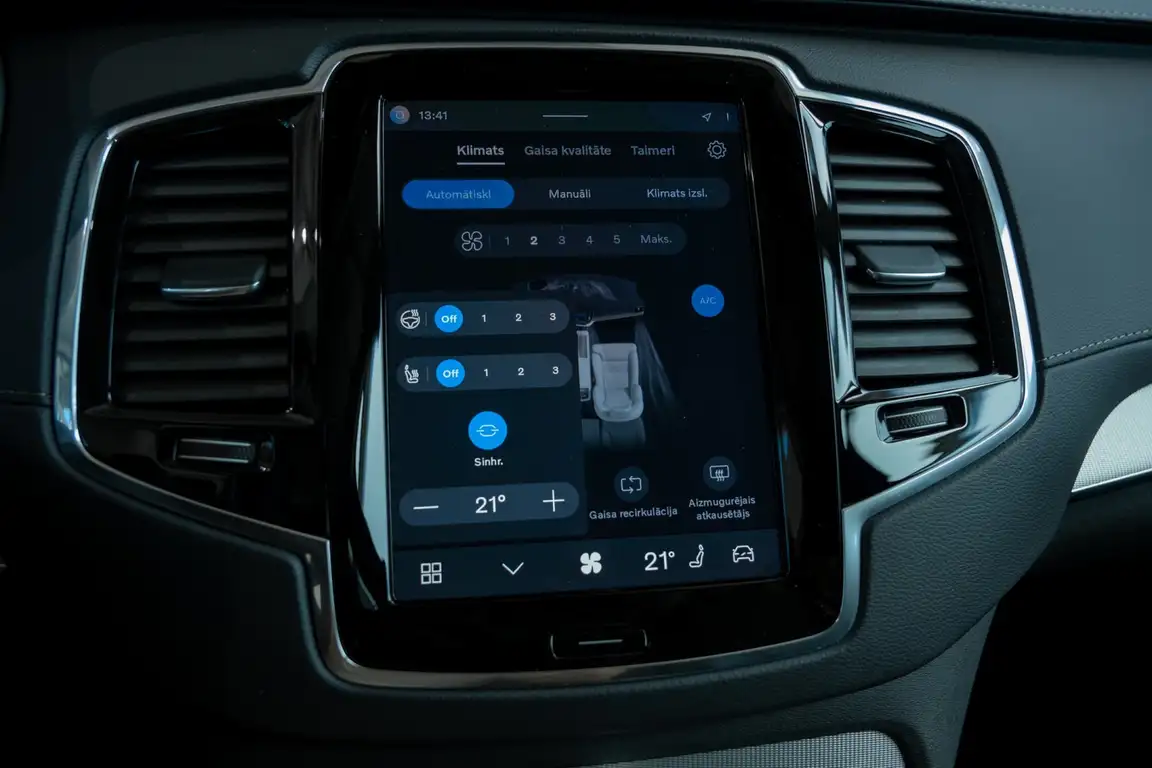 VOLVO XC90