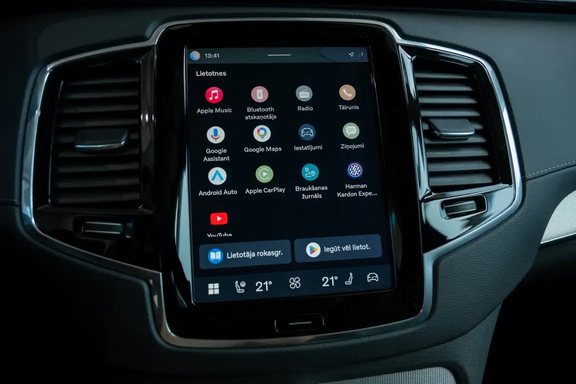 VOLVO XC90