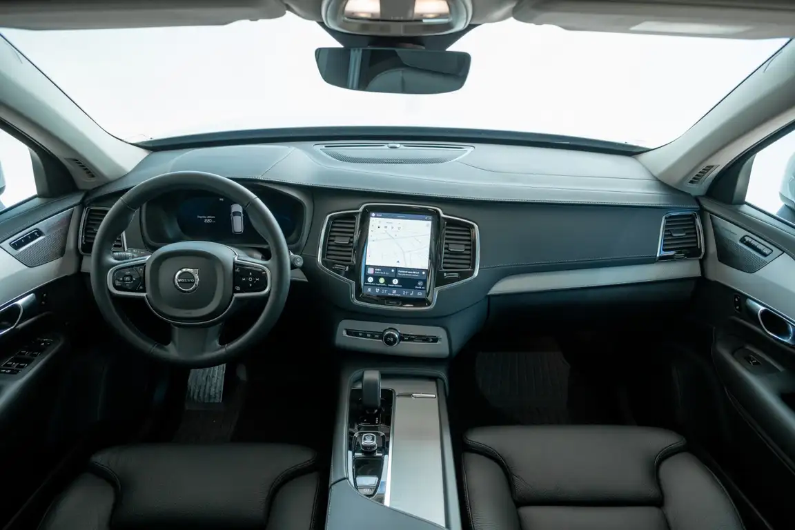 VOLVO XC90