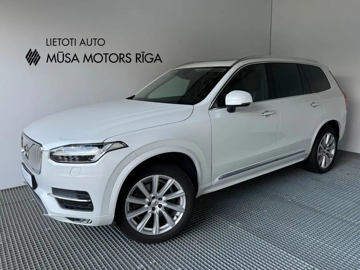 VOLVO XC90