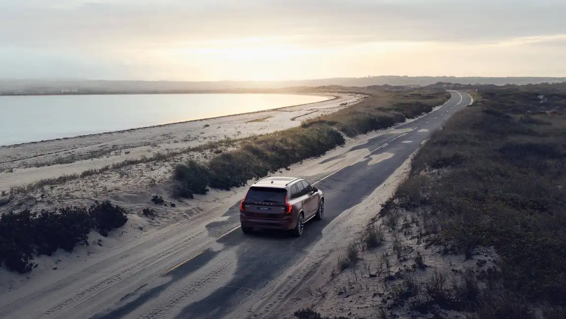 VOLVO XC90