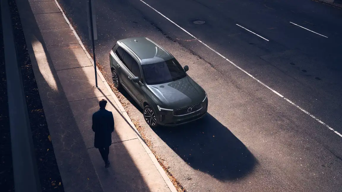VOLVO XC90