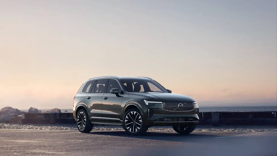 VOLVO XC90