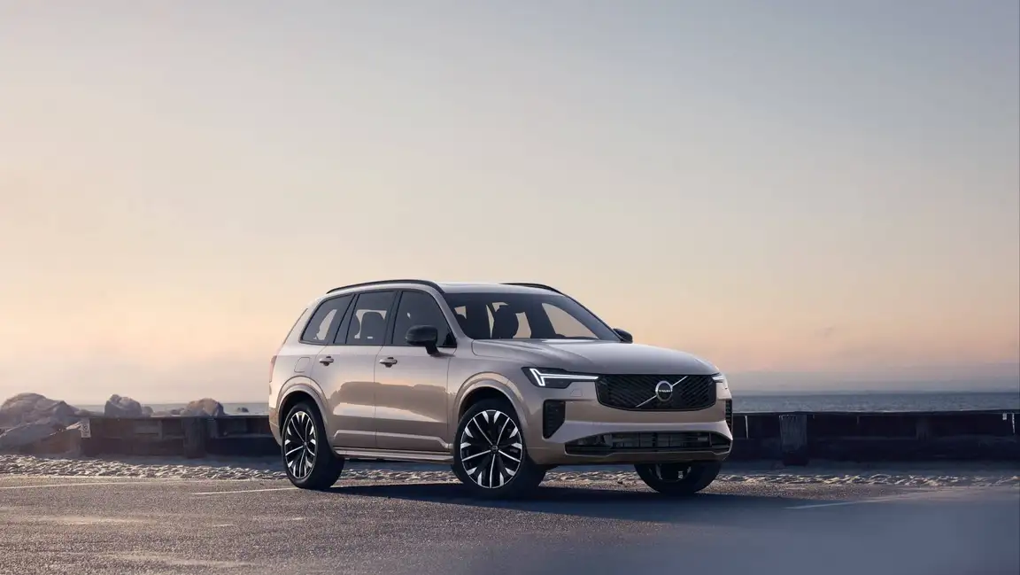 VOLVO XC90