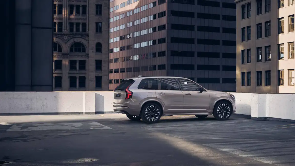 VOLVO XC90