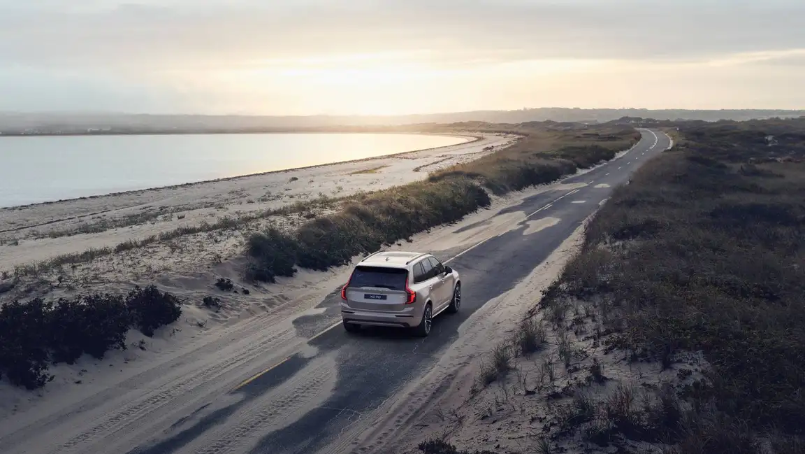 VOLVO XC90