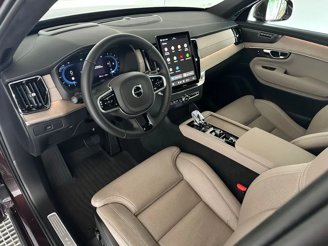 VOLVO XC90