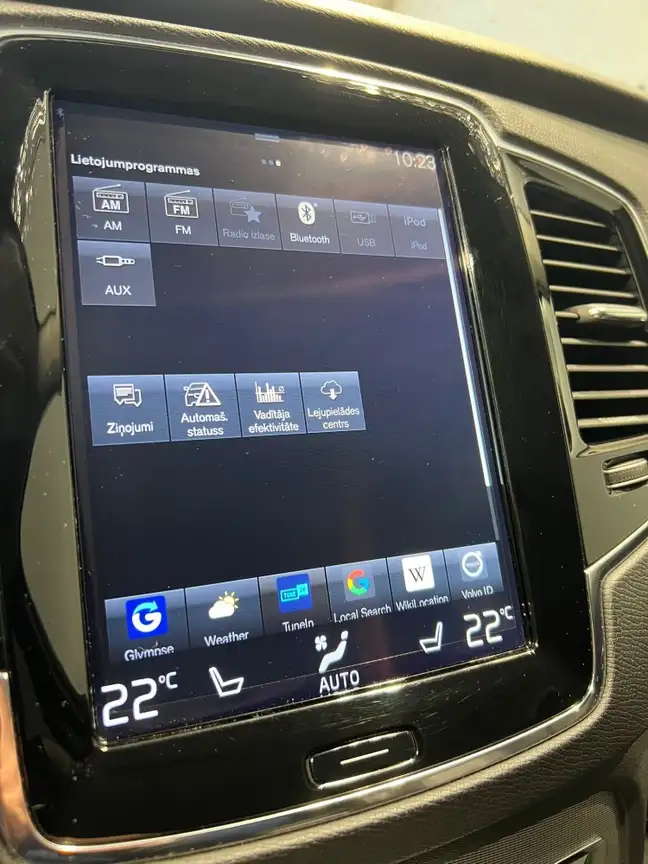 VOLVO XC90