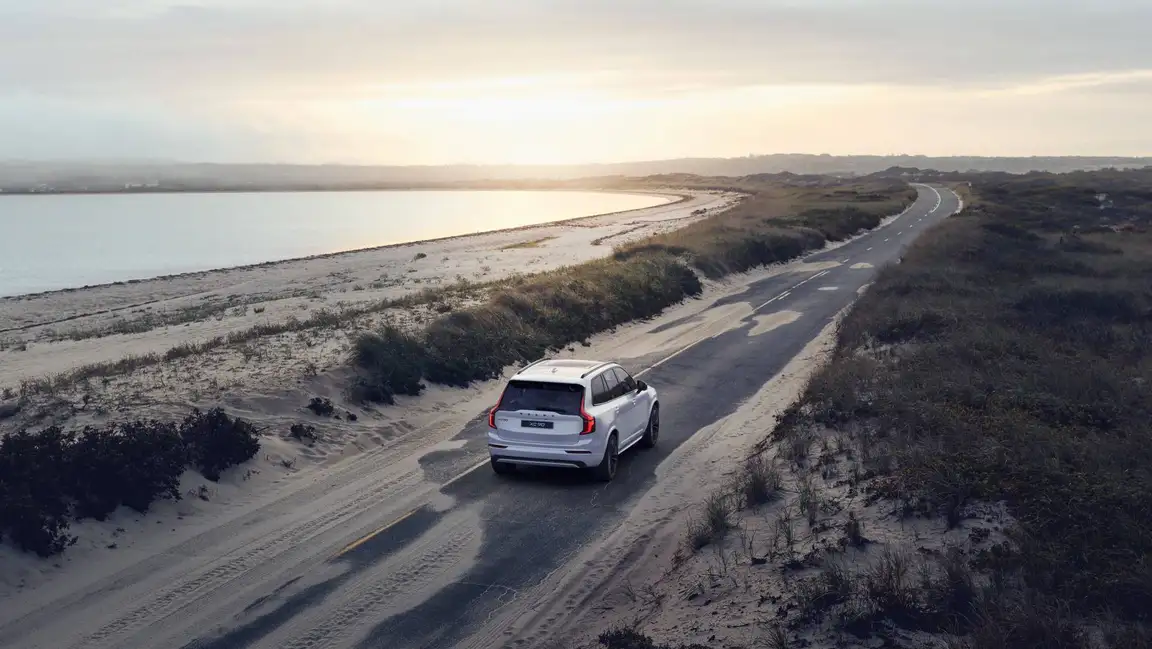VOLVO XC90