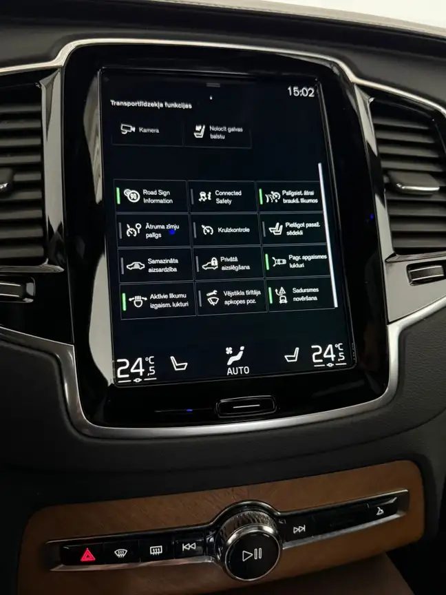 VOLVO XC90