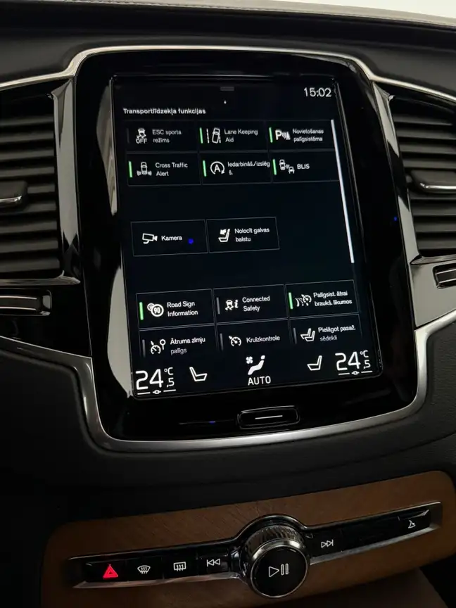 VOLVO XC90