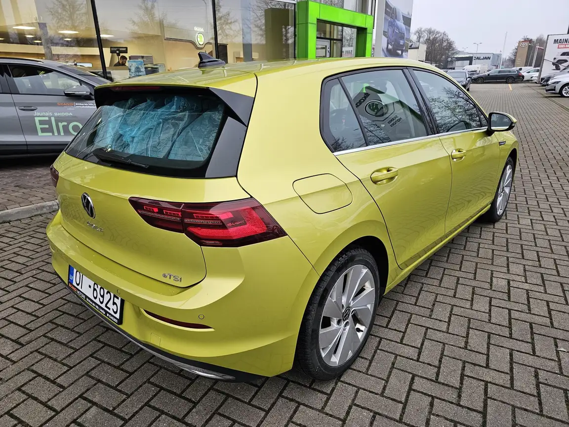 VOLKSWAGEN GOLF