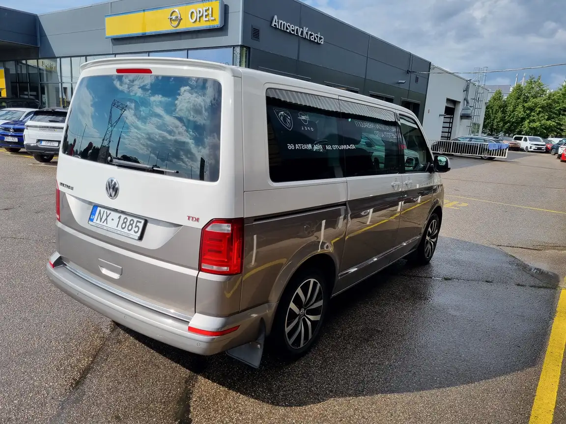 VOLKSWAGEN MULTIVAN