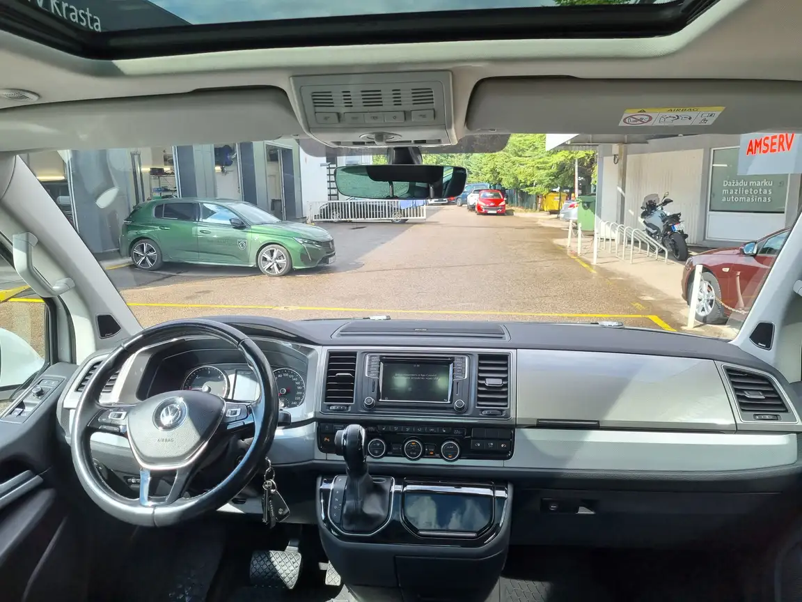VOLKSWAGEN MULTIVAN