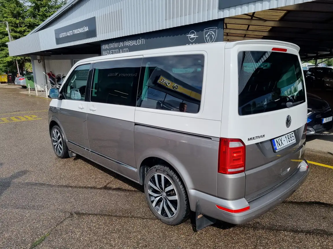 VOLKSWAGEN MULTIVAN
