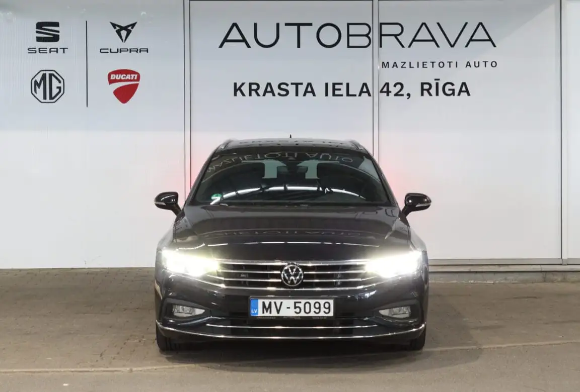 VOLKSWAGEN PASSAT