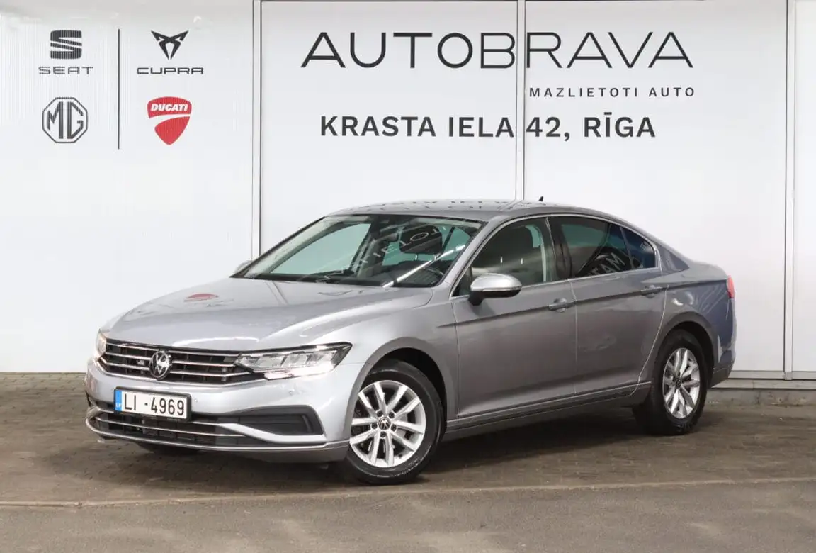 VOLKSWAGEN PASSAT