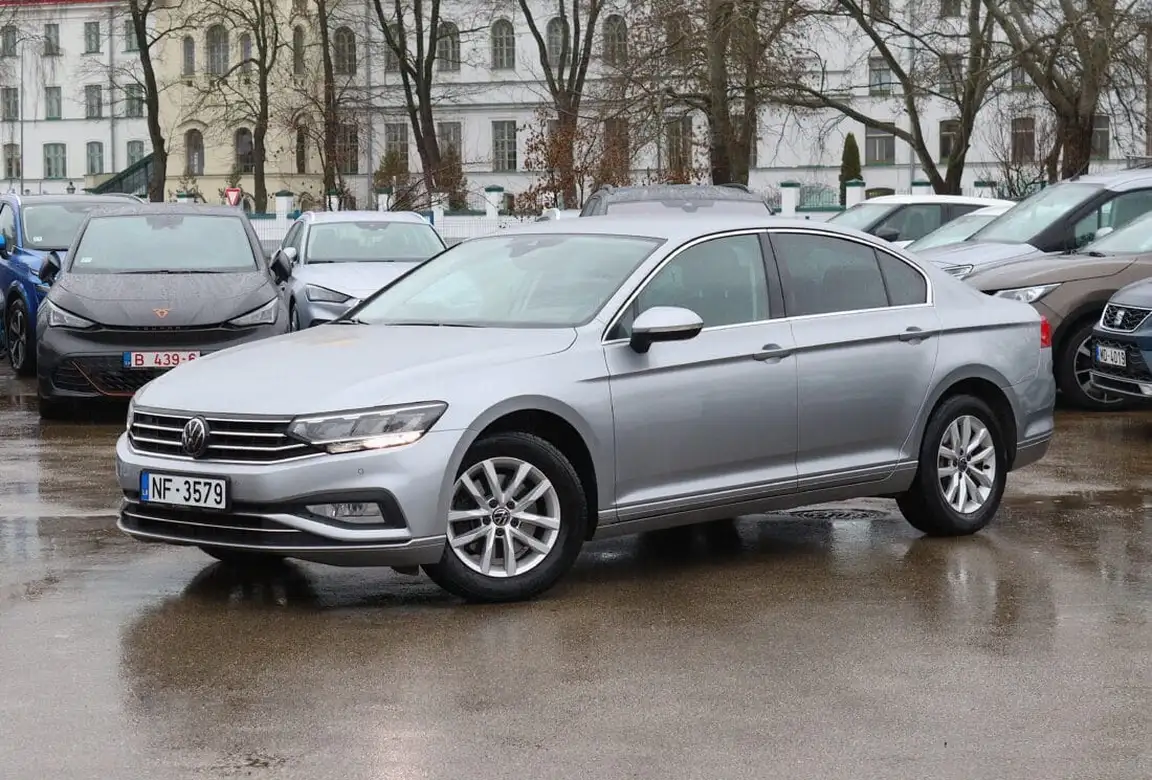 VOLKSWAGEN PASSAT