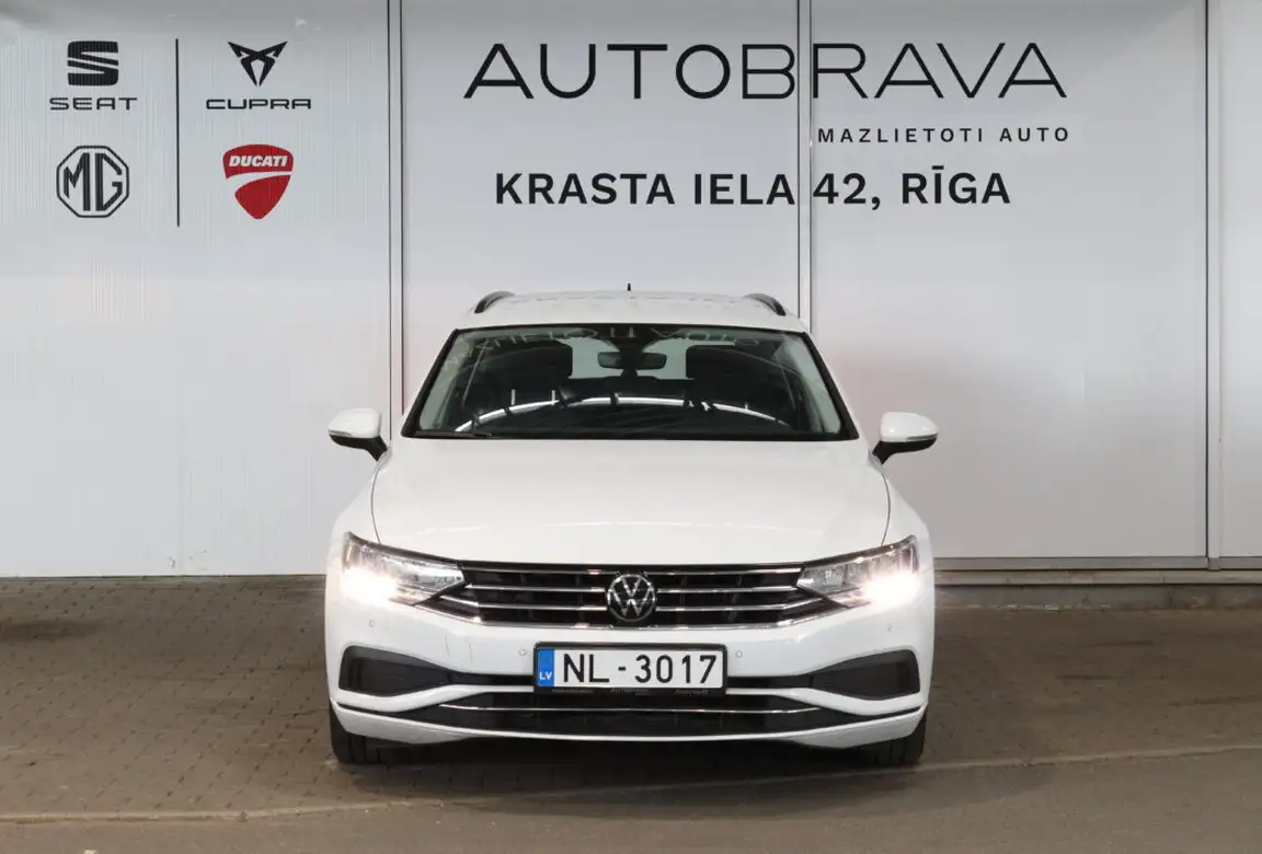 VOLKSWAGEN PASSAT