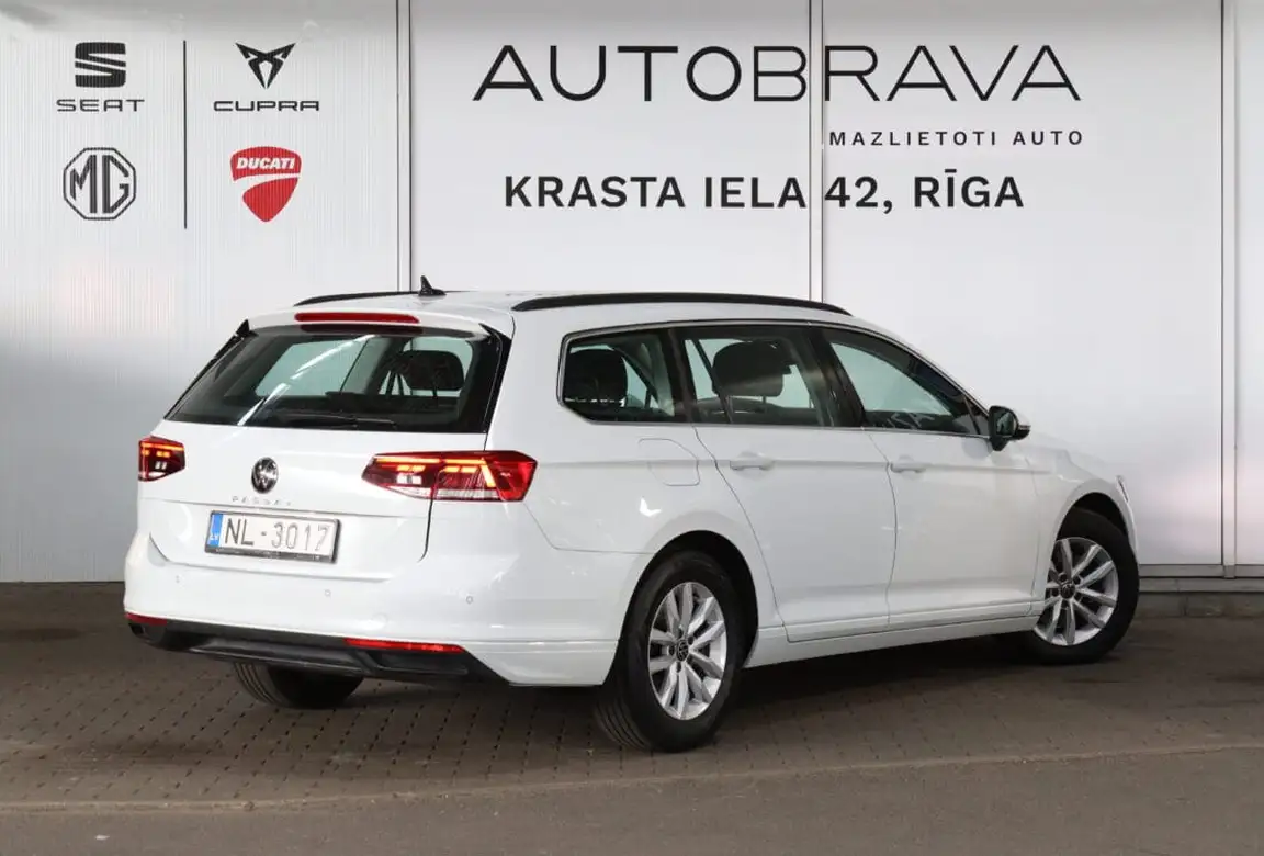 VOLKSWAGEN PASSAT