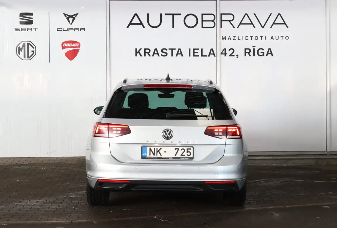 VOLKSWAGEN PASSAT