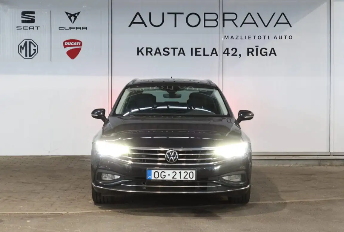 VOLKSWAGEN PASSAT