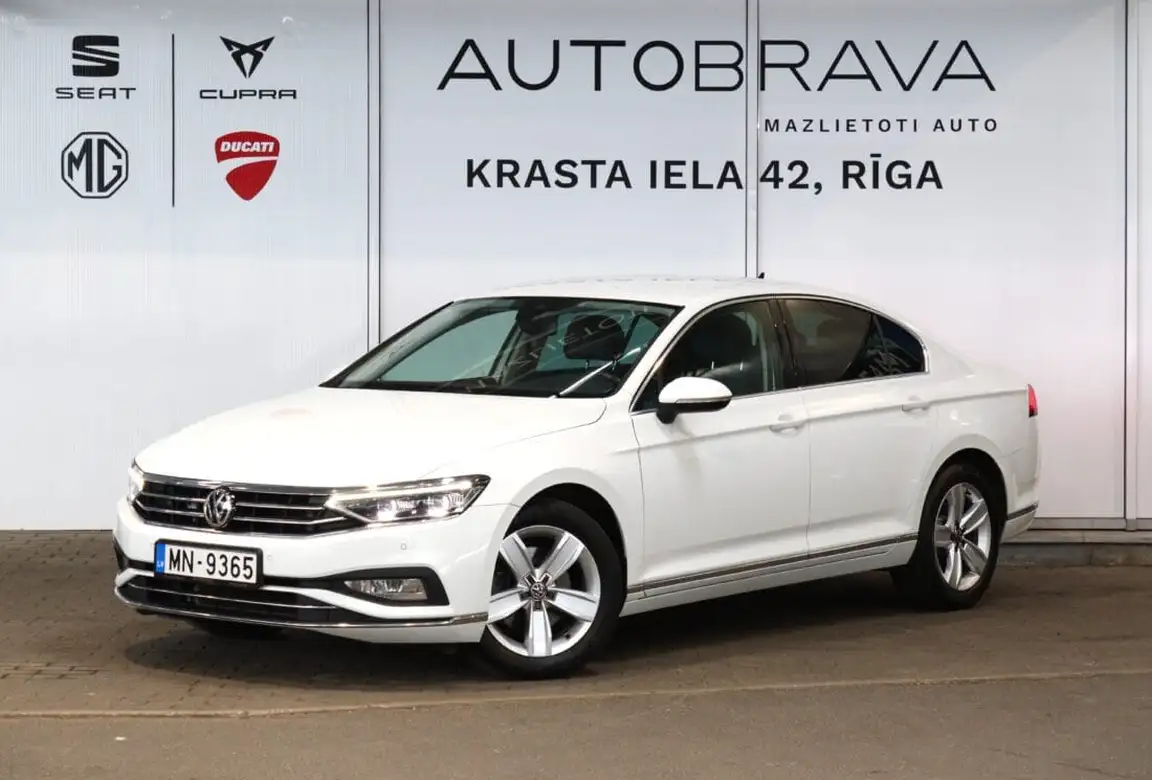 VOLKSWAGEN PASSAT