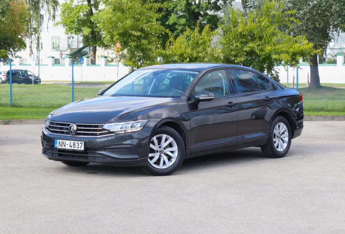 VOLKSWAGEN PASSAT