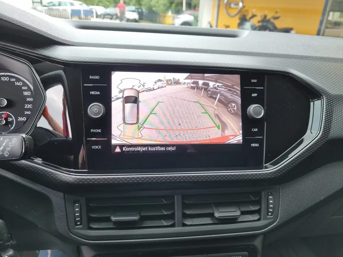 VOLKSWAGEN T-CROSS