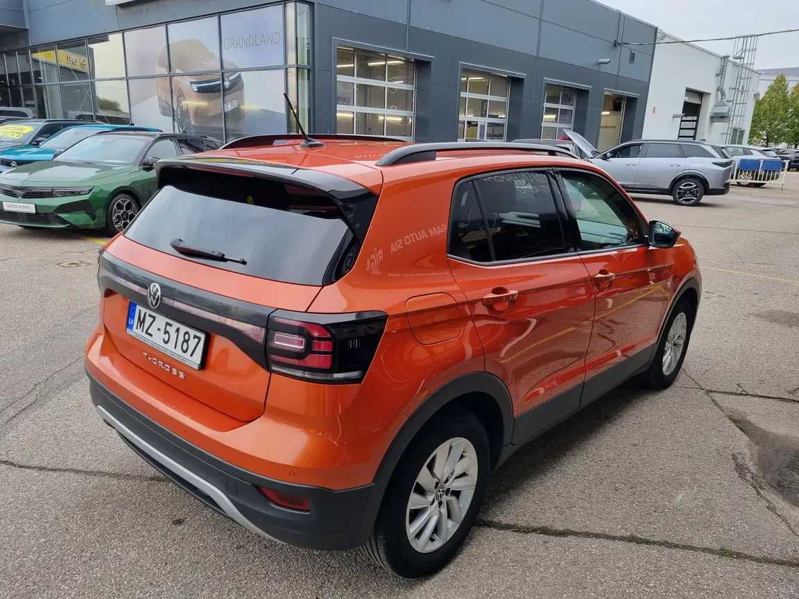 VOLKSWAGEN T-CROSS