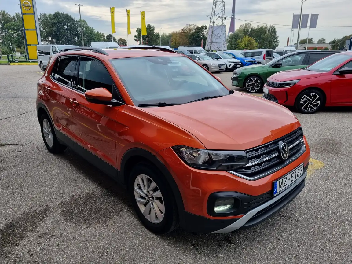 VOLKSWAGEN T-CROSS