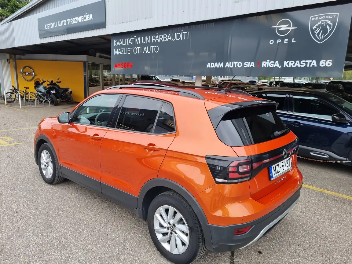 VOLKSWAGEN T-CROSS