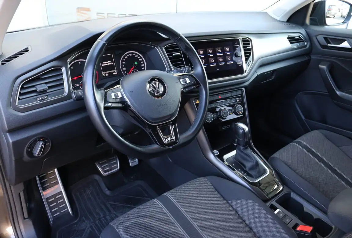 VOLKSWAGEN T-ROC