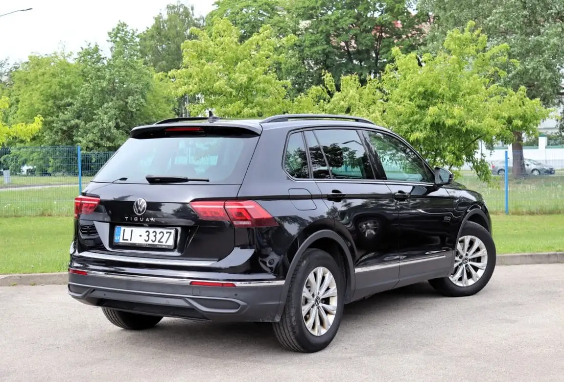 VOLKSWAGEN TIGUAN