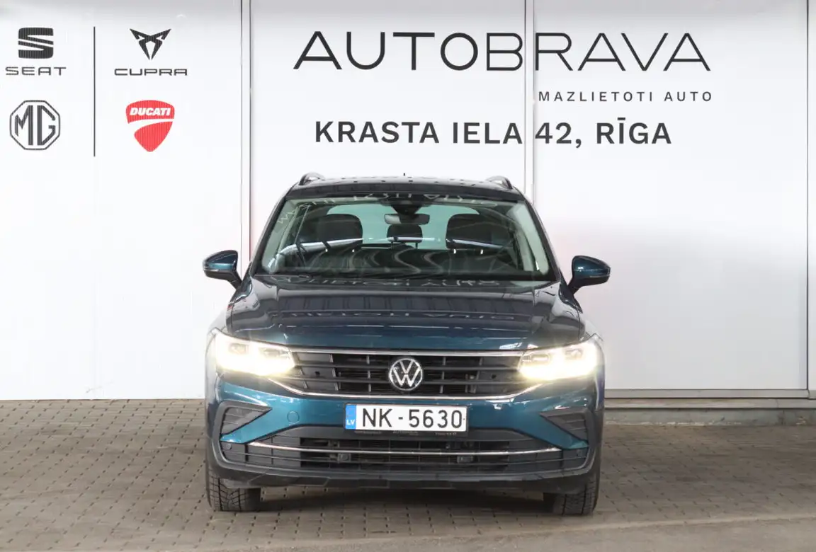 VOLKSWAGEN TIGUAN