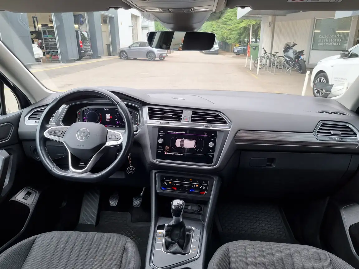 VOLKSWAGEN TIGUAN