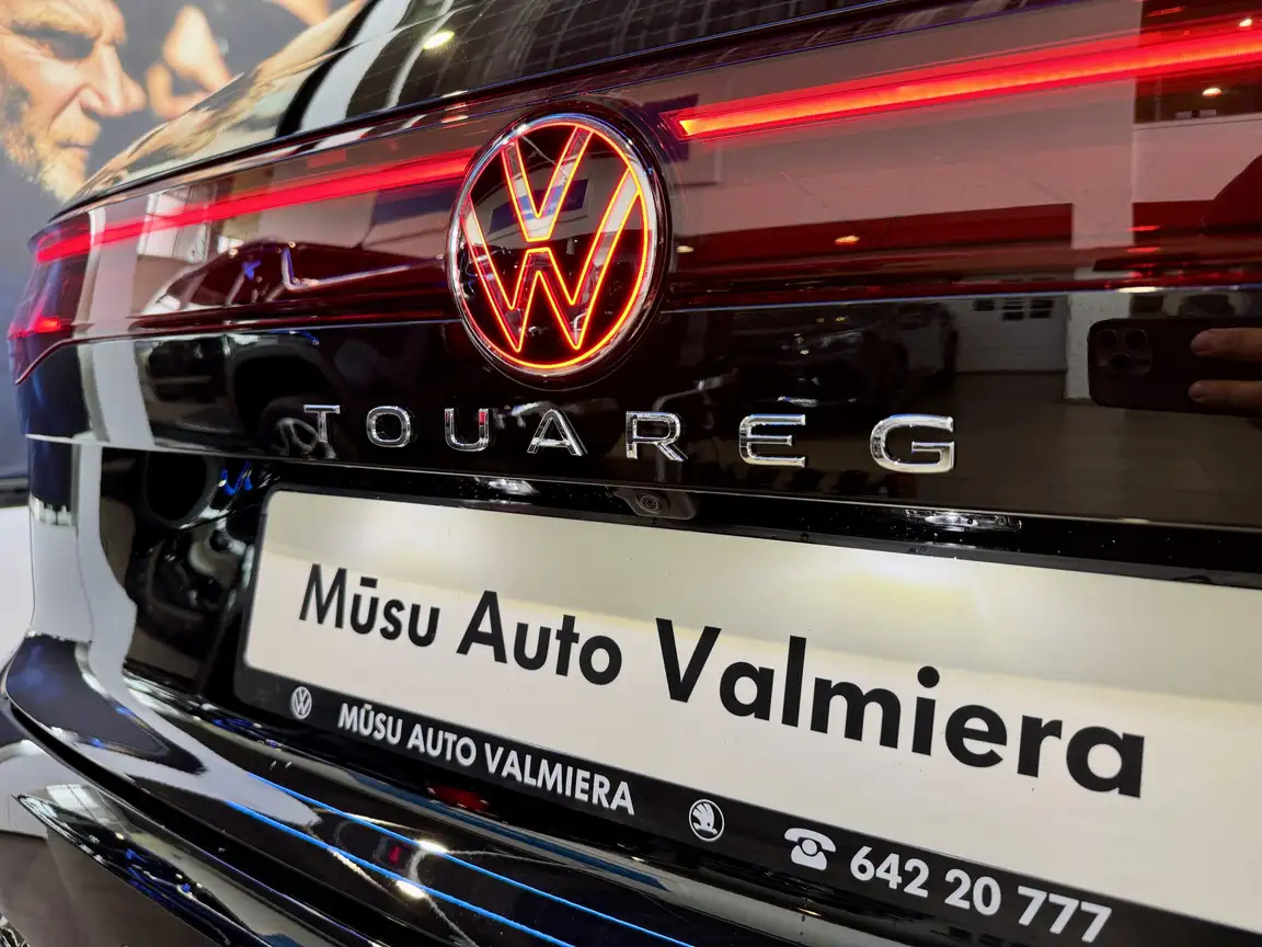 VOLKSWAGEN TOUAREG